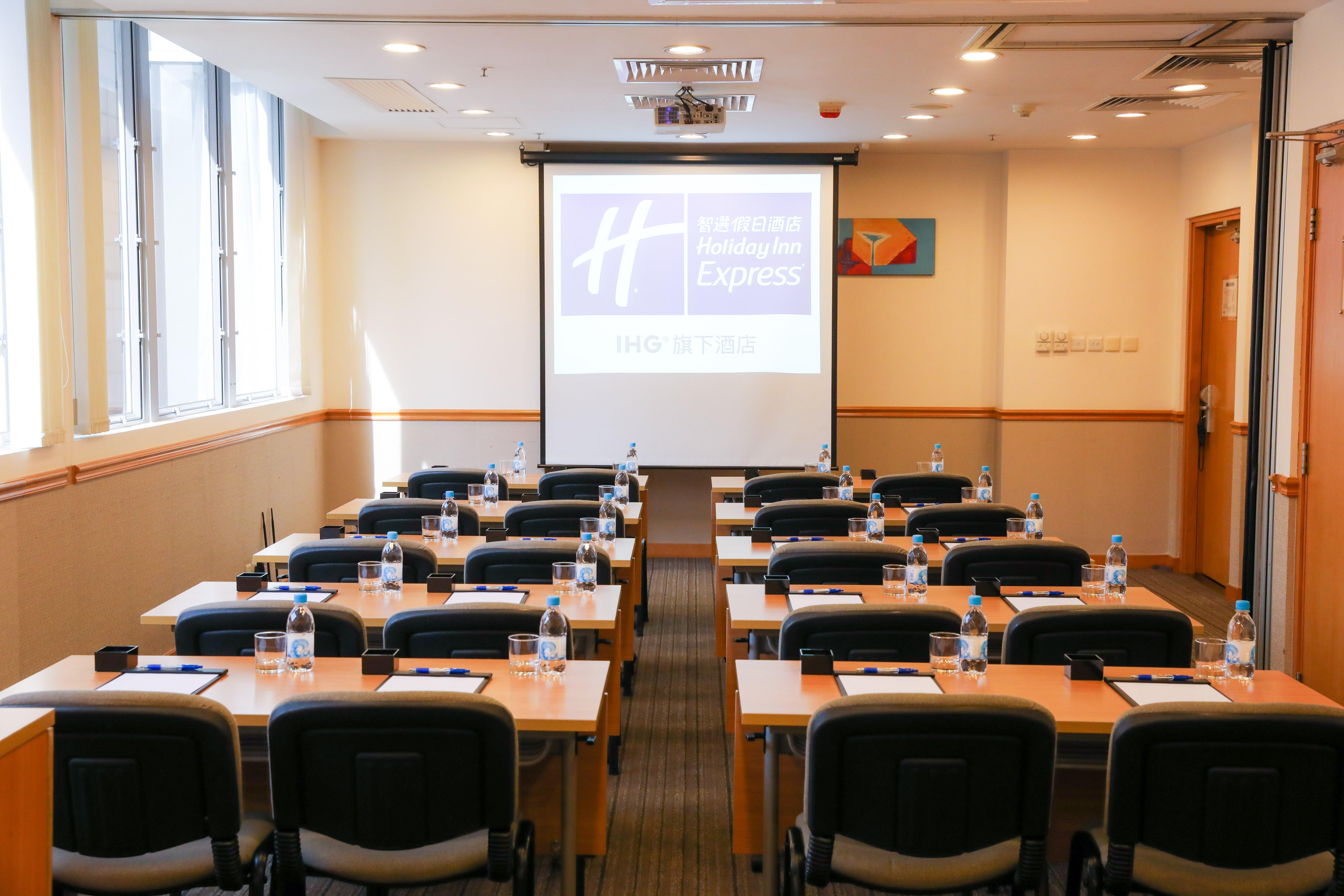 Holiday Inn Express Hong Kong Causeway Bay By Ihg Exterior photo