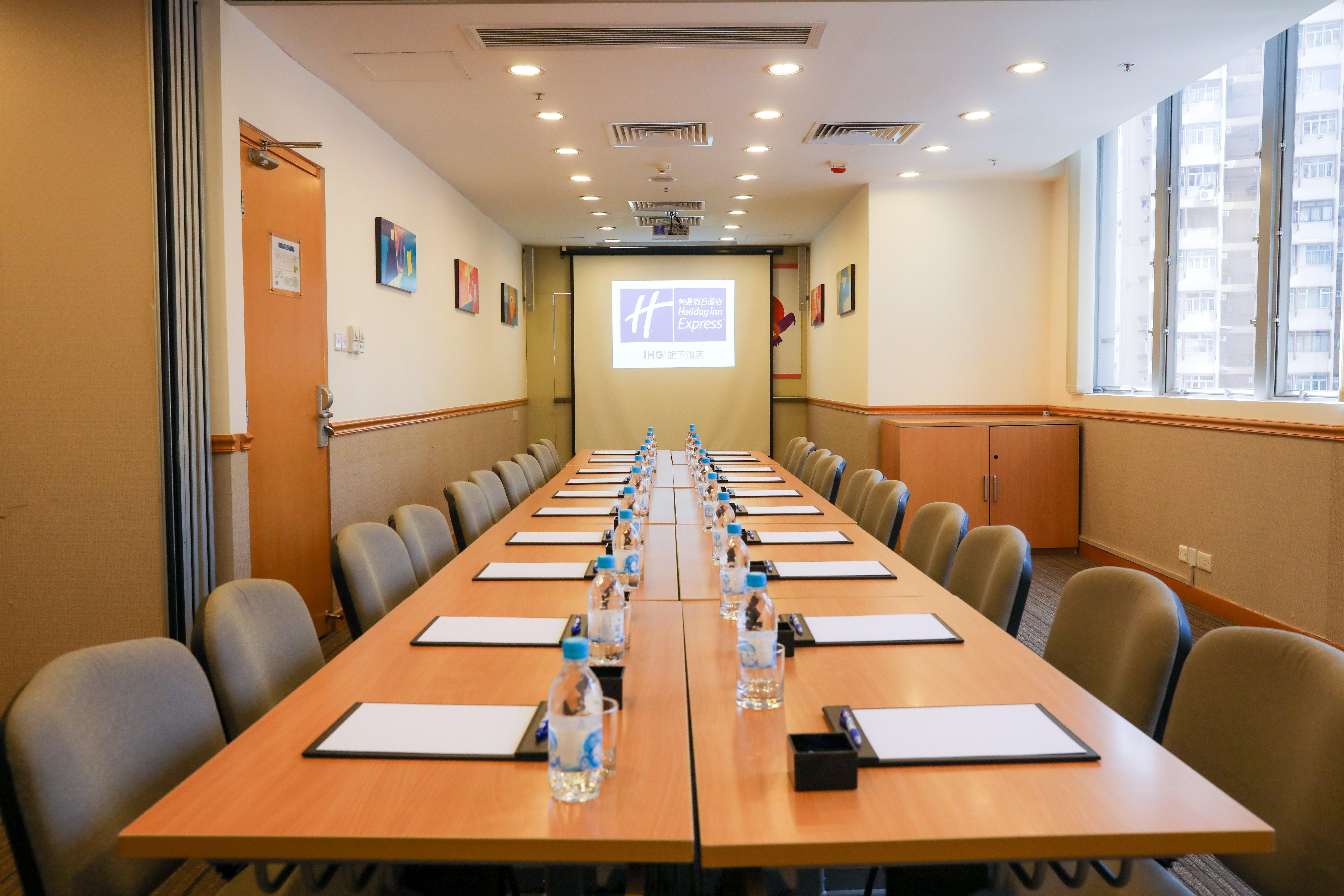 Holiday Inn Express Hong Kong Causeway Bay By Ihg Exterior photo