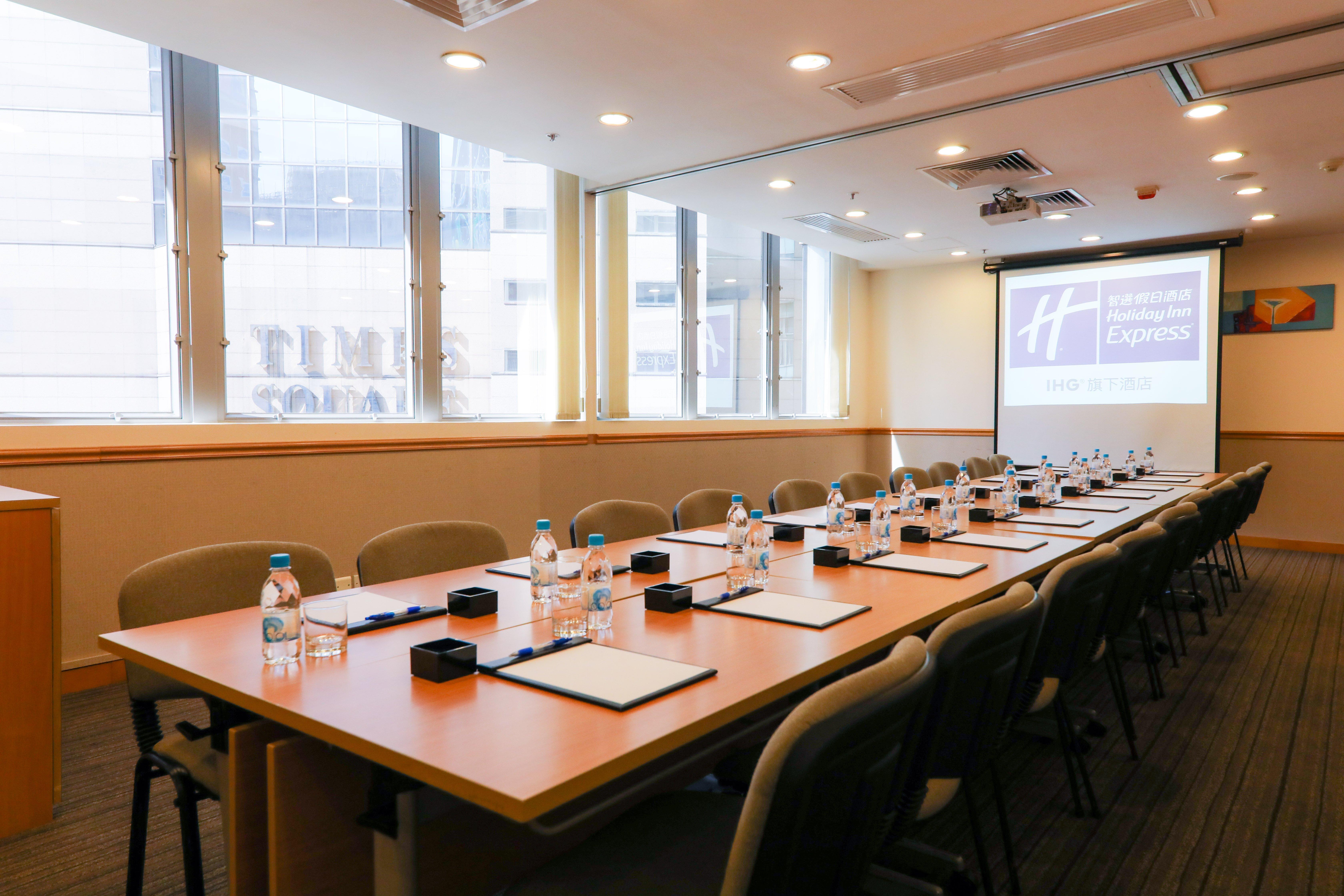 Holiday Inn Express Hong Kong Causeway Bay By Ihg Exterior photo